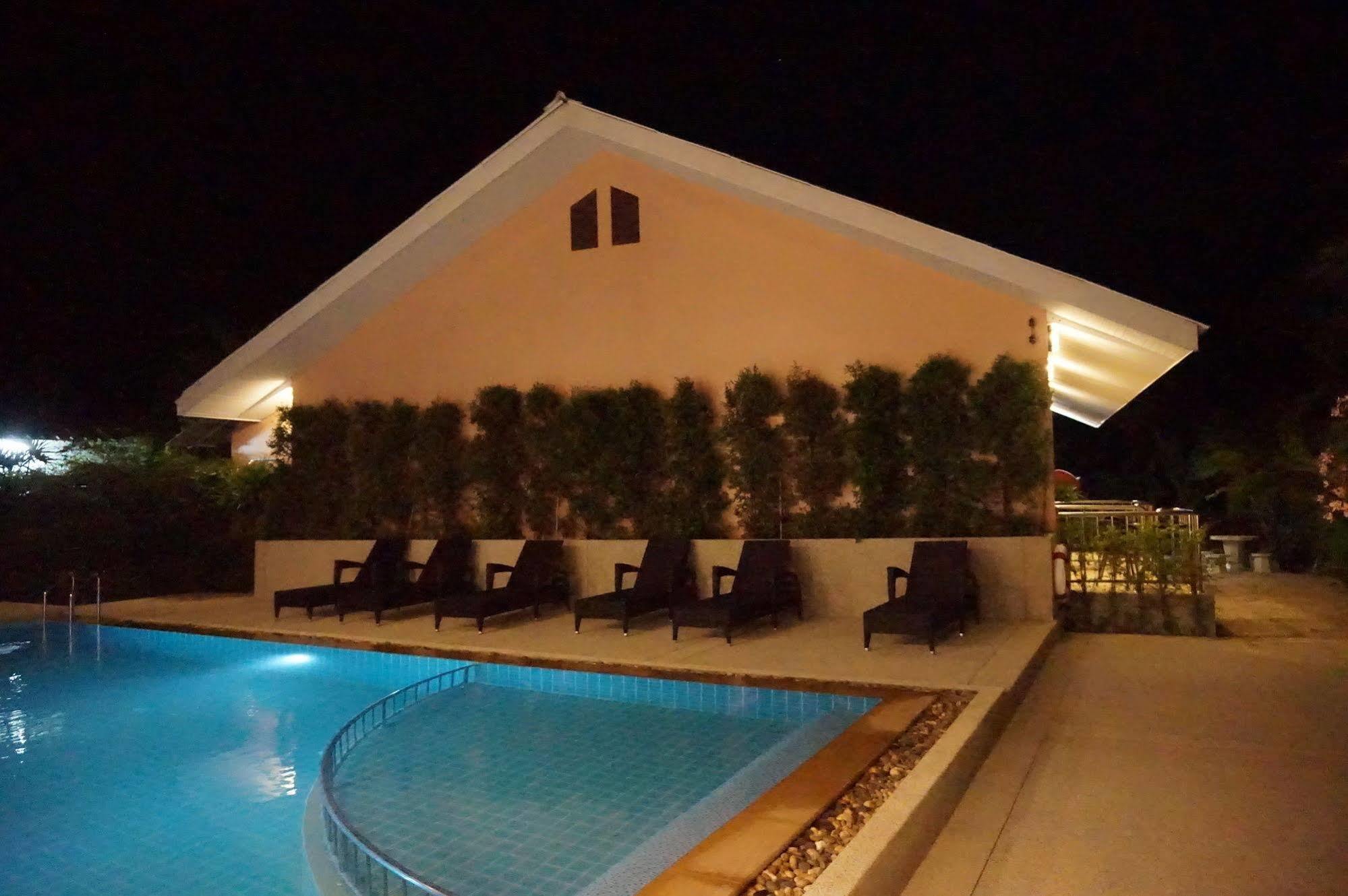 Snowhouse Aonang Krabi Hotel Ao Nang Екстериор снимка